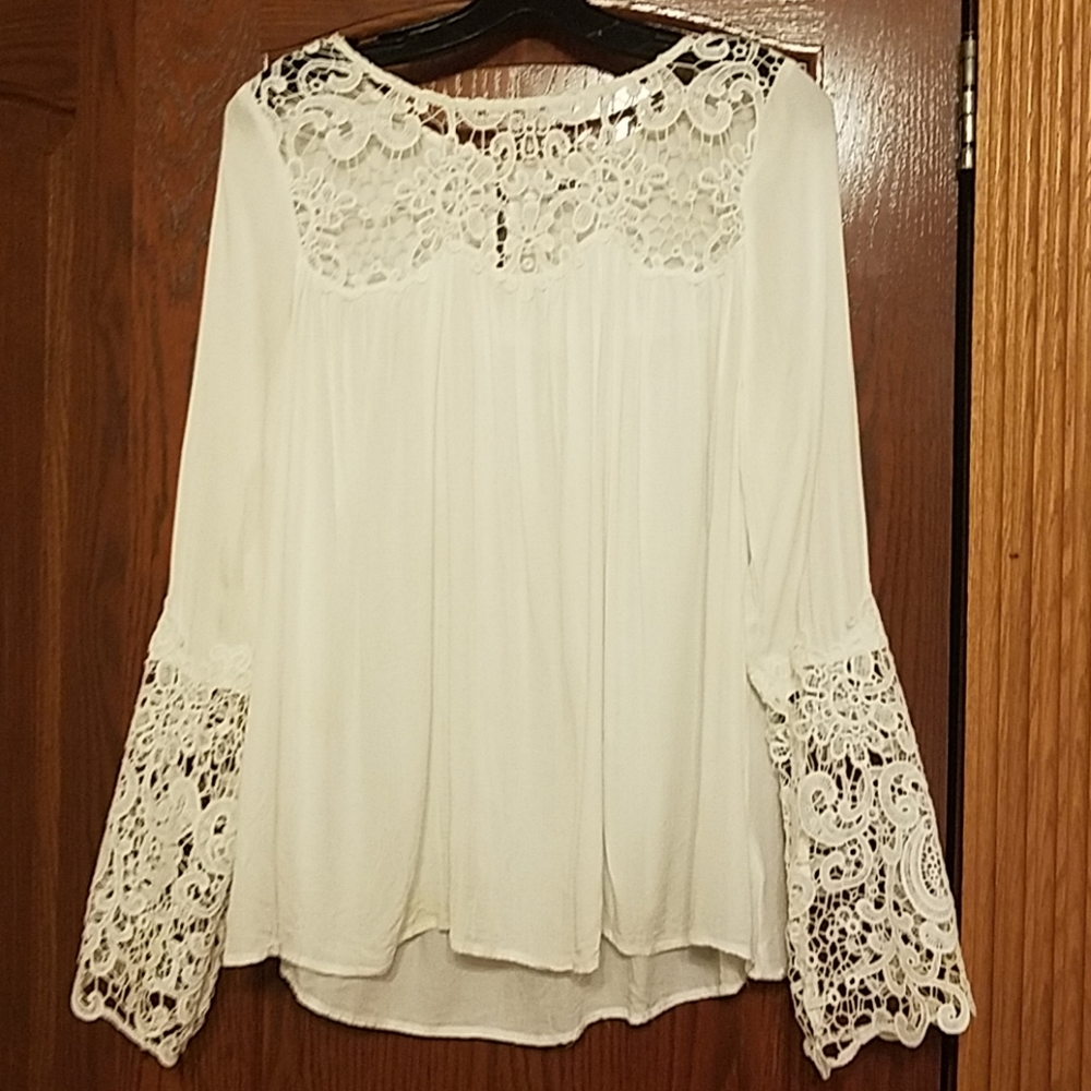 BB Dakota white lace trim top